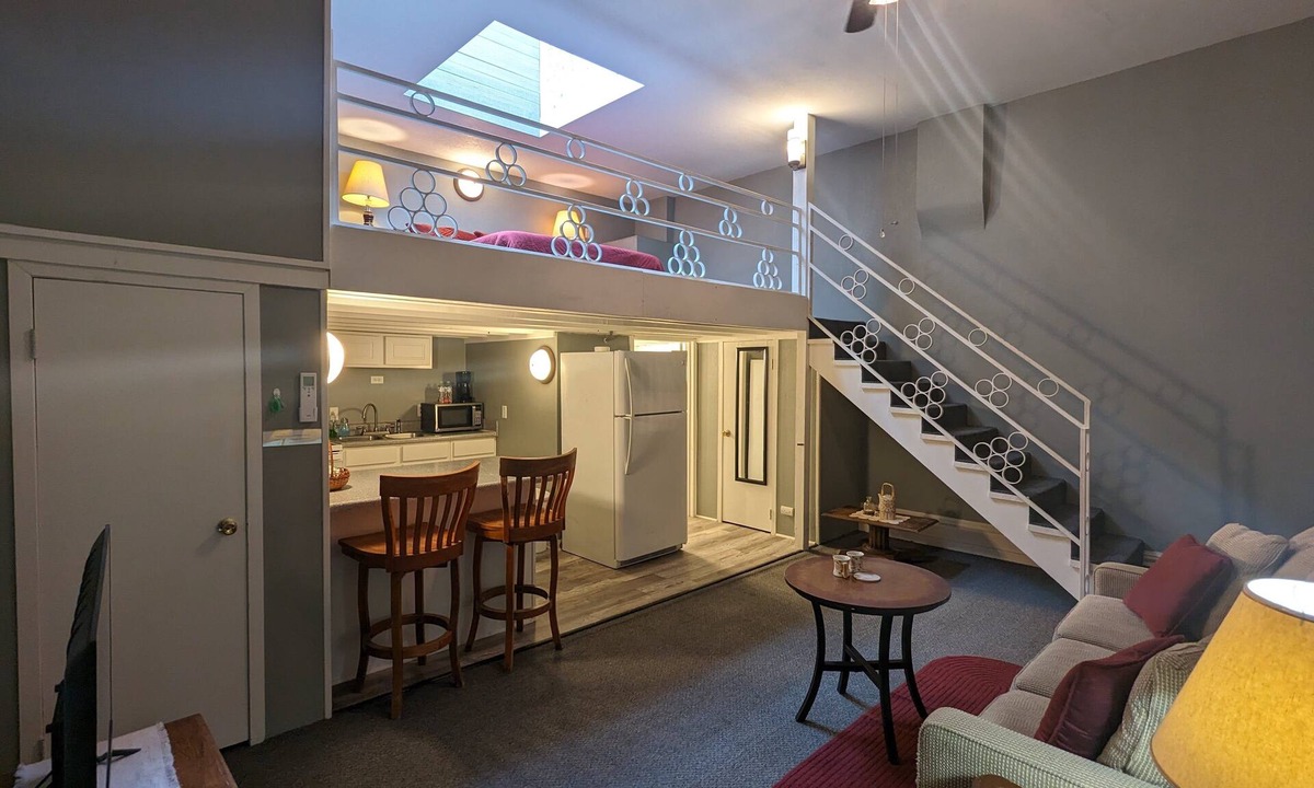 Robinson Apartment | Cozy Loft Hideaway in Robinson