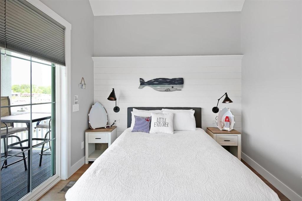 Ottawa House | Cozy Quarters Villa #228