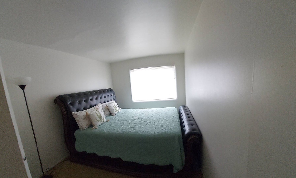 Hanover Park Apartment | Cozy retreat in a two bedroom apartment
