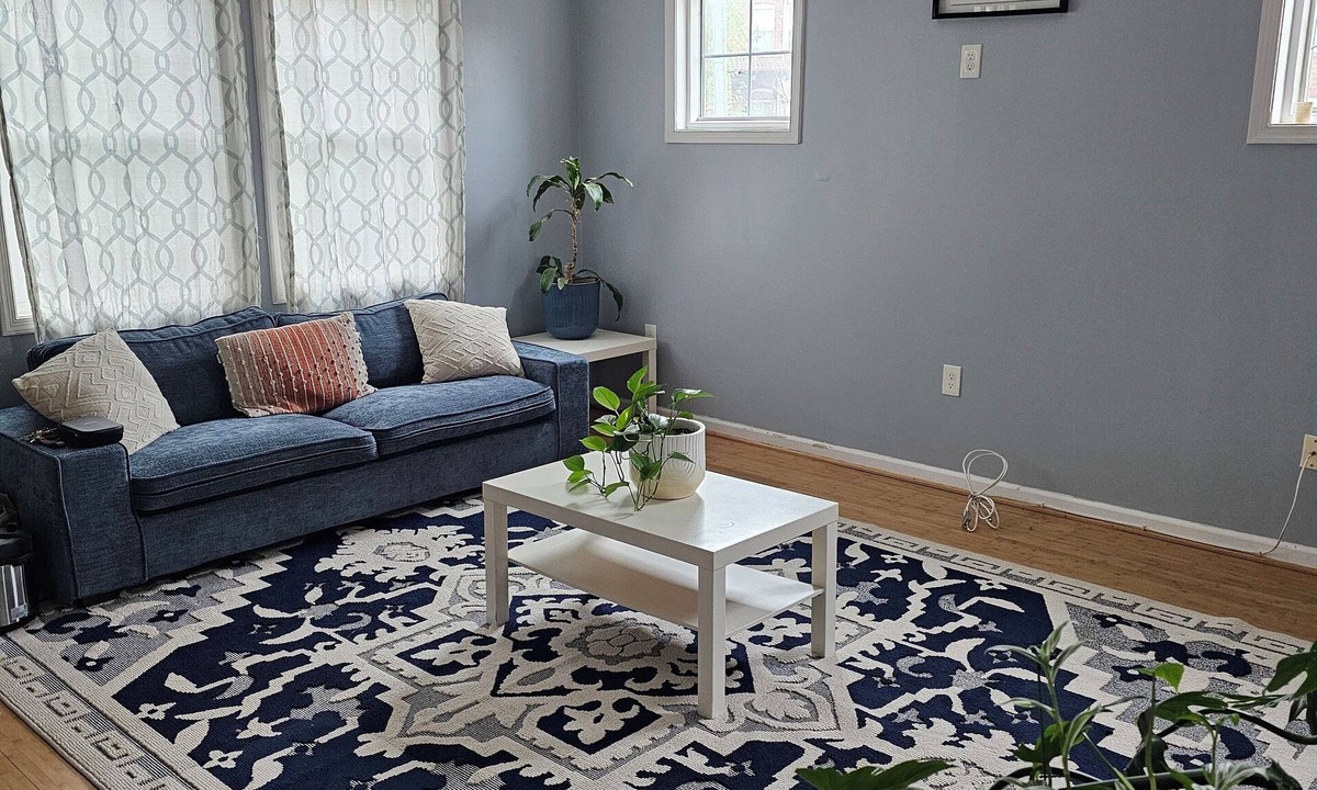 Carroll-South Hilton House | Cozy Room, shared bathroom.