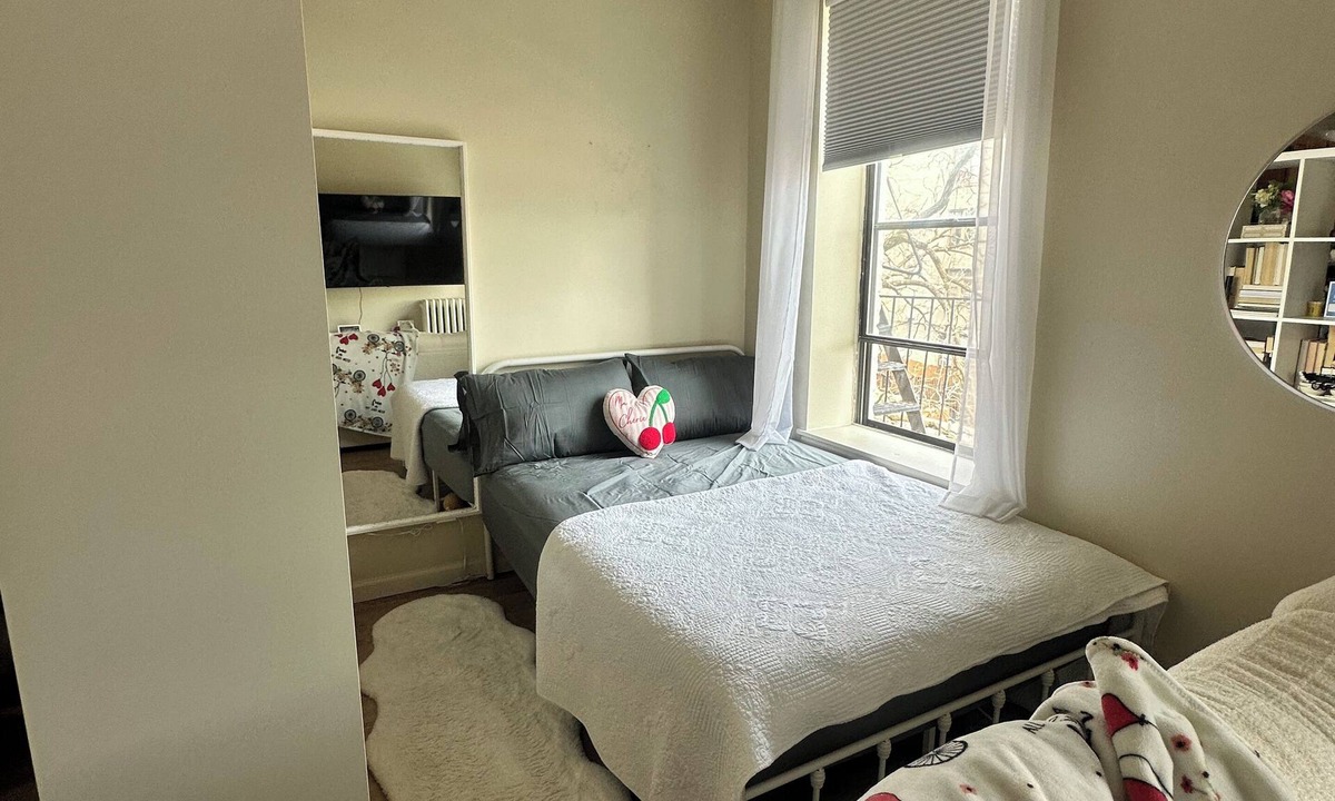 Bensonhurst Apartment | Cozy studio with WiFi and AC in Brooklyn just steps from N train