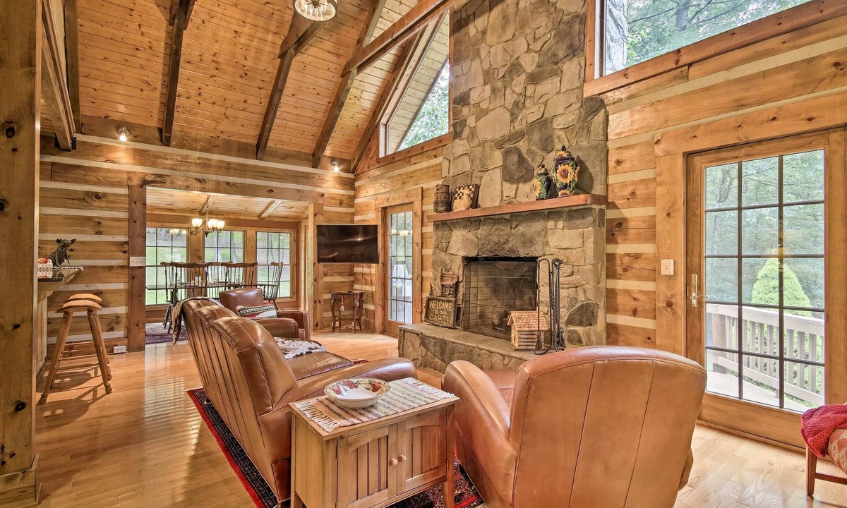 Berkeley Springs Cottage | Creekside Berkeley Springs Cabin on 35 Acres!
