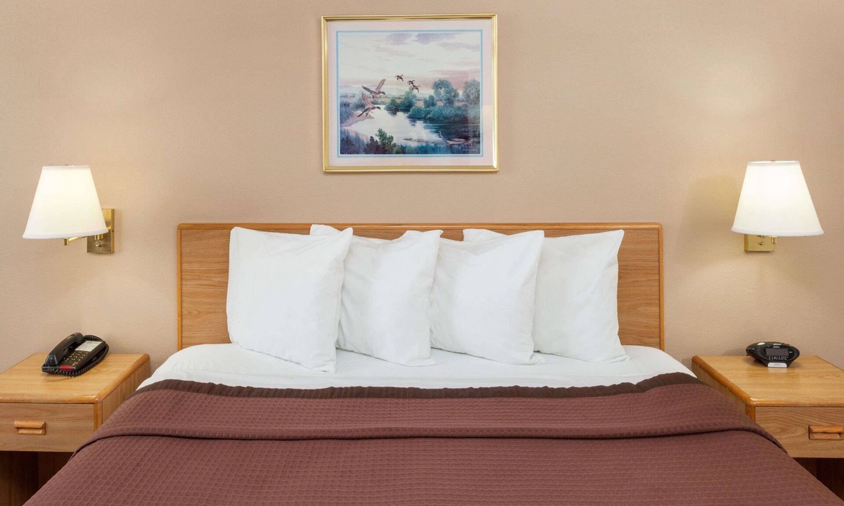 Charleston Hotel | Days Inn by Wyndham Charleston