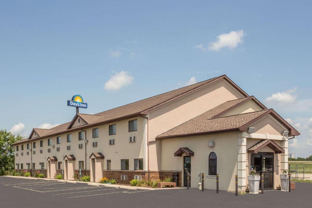 Days Inn | Le Roy