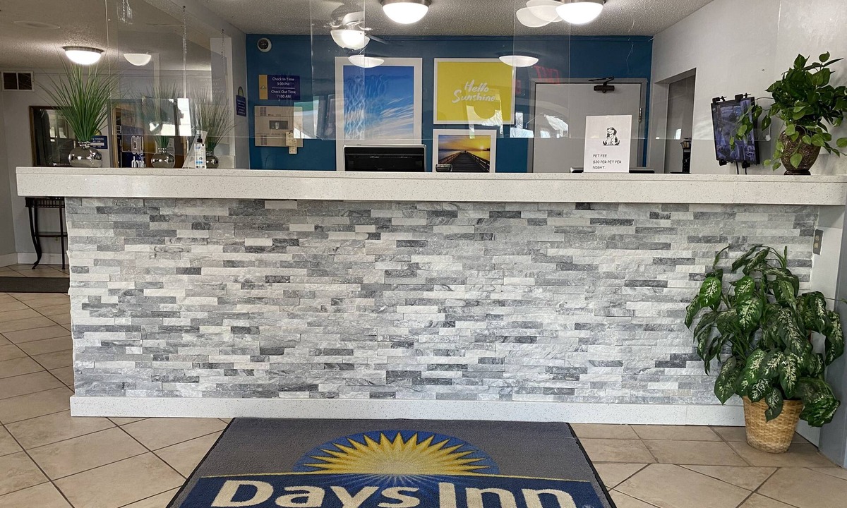 Oglesby Hotel | Days Inn by Wyndham Oglesby/Starved Rock