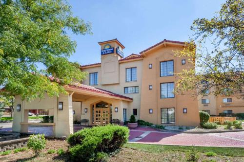 Naperville Inn | Arlington Heights