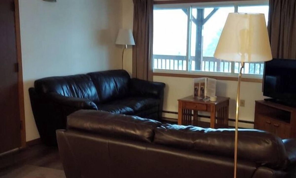 Devils Lake Condo | Deluxe 3 Bedroom Condo, 2 Full Bathrooms Top Floor #4