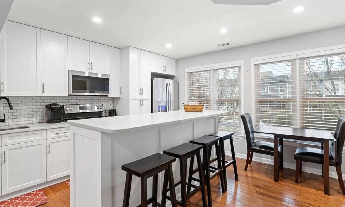 Columbia Heights Villa | District Townhome | Two Free Parkings | Howard U