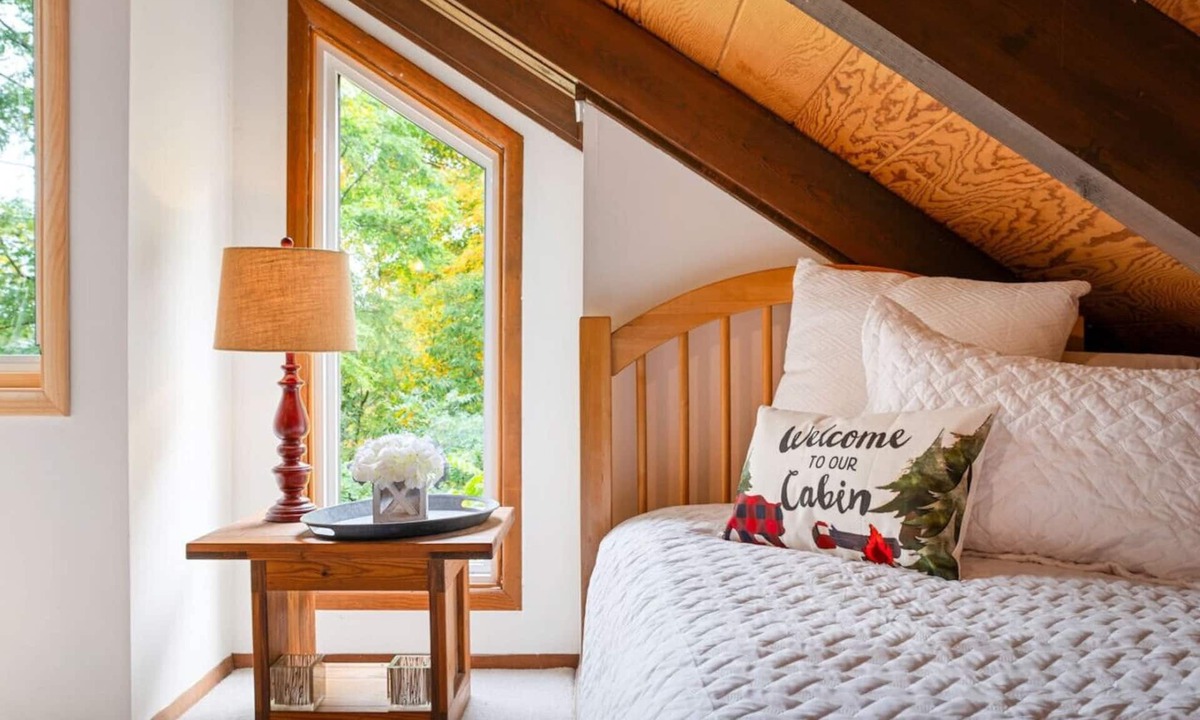 Basye Cabin | Dog Friendly 3BR/2BA with Loft and Mountain Views