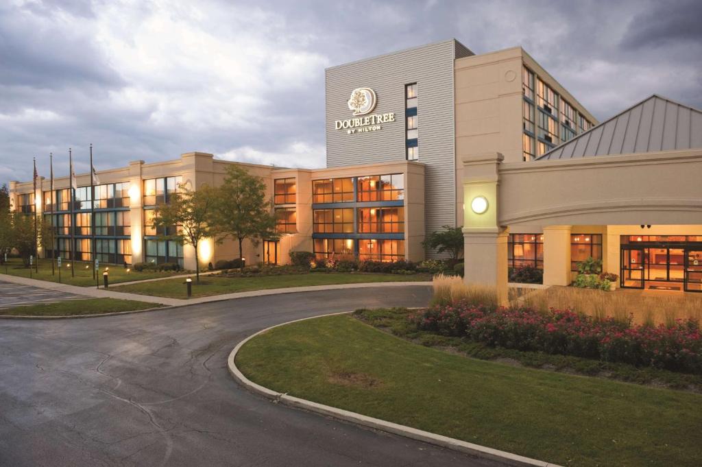 Doubletree | Arlington Heights