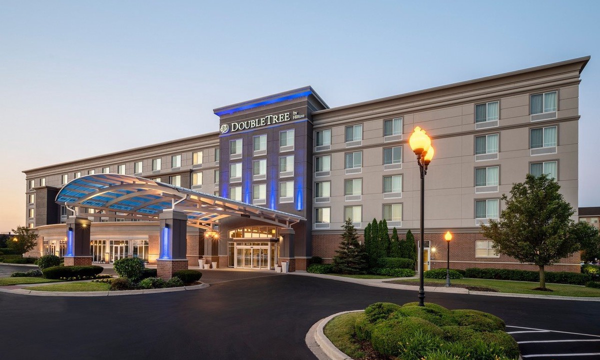 Bedford Park Hotel | DoubleTree by Hilton Chicago Midway Airport