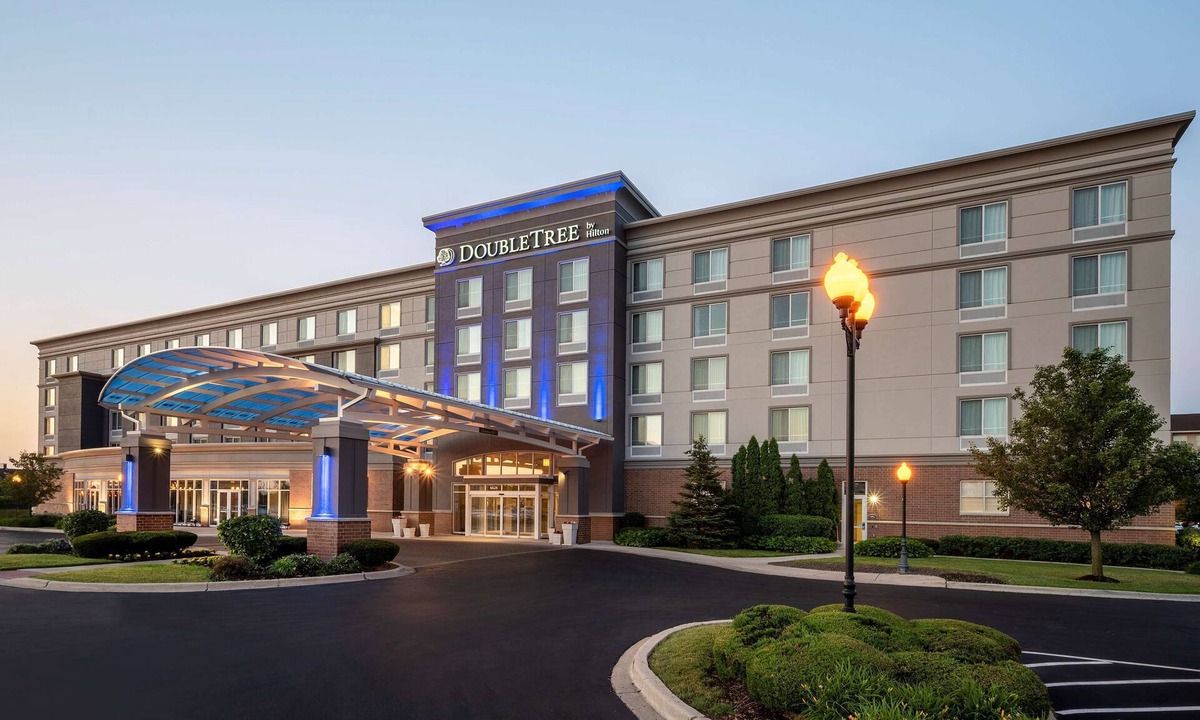 Bedford Park Hotel | DoubleTree by Hilton Chicago Midway Airport