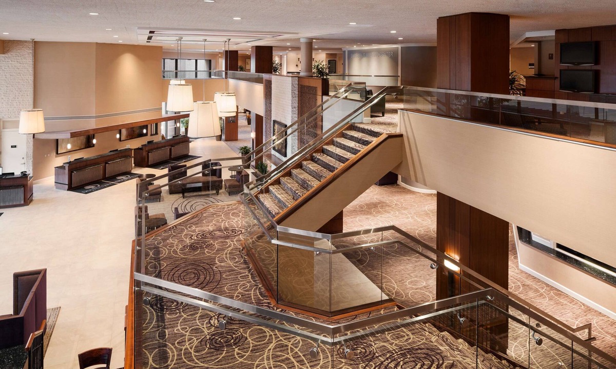 Somerset Hotel | Doubletree by Hilton Somerset Hotel and Conference Center