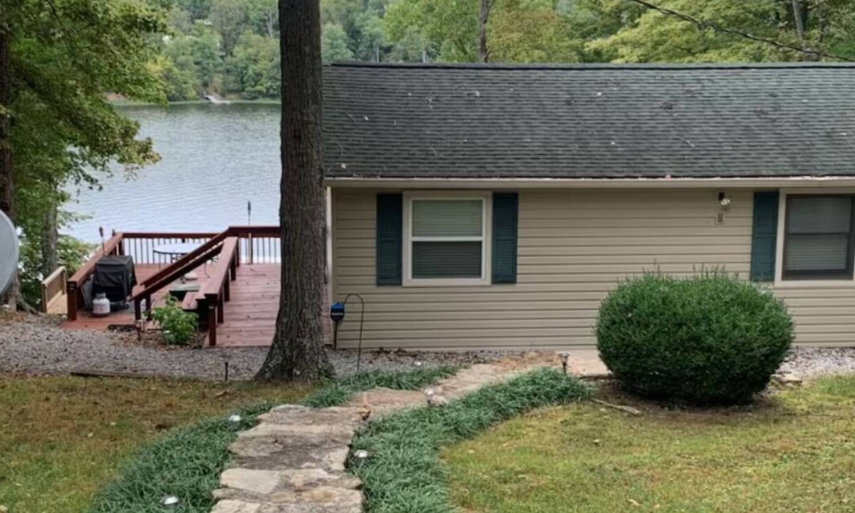 Ozark House | Down Time on Lake of Egypt! Fishing, boating, wineries, hiking, relaxing!