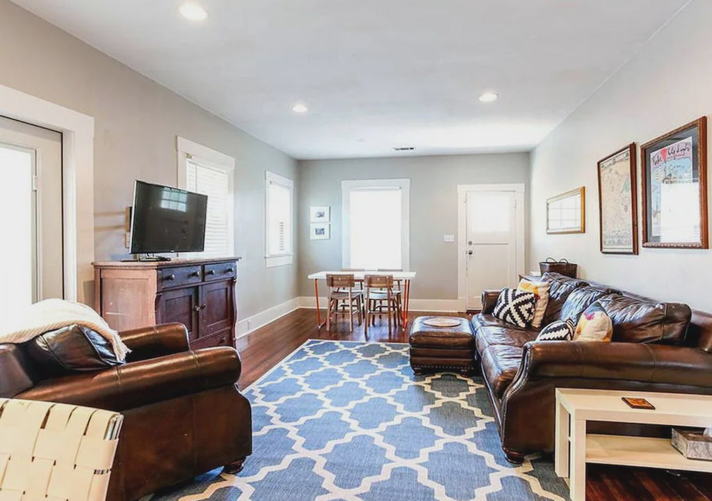 Clarksville House | Downtown Bungalow & Tiny House, Walkable Location!