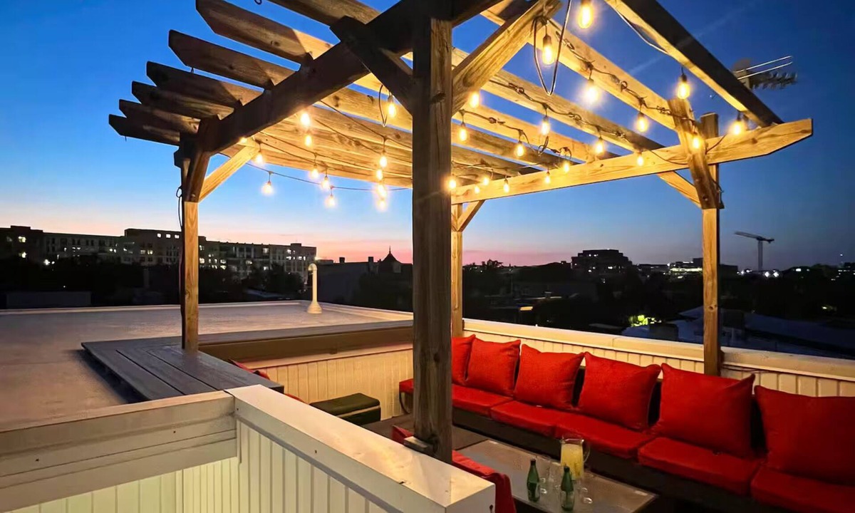Shaw House | Downtown DC Rowhouse Apartment 3-Bedroom Suite-A
