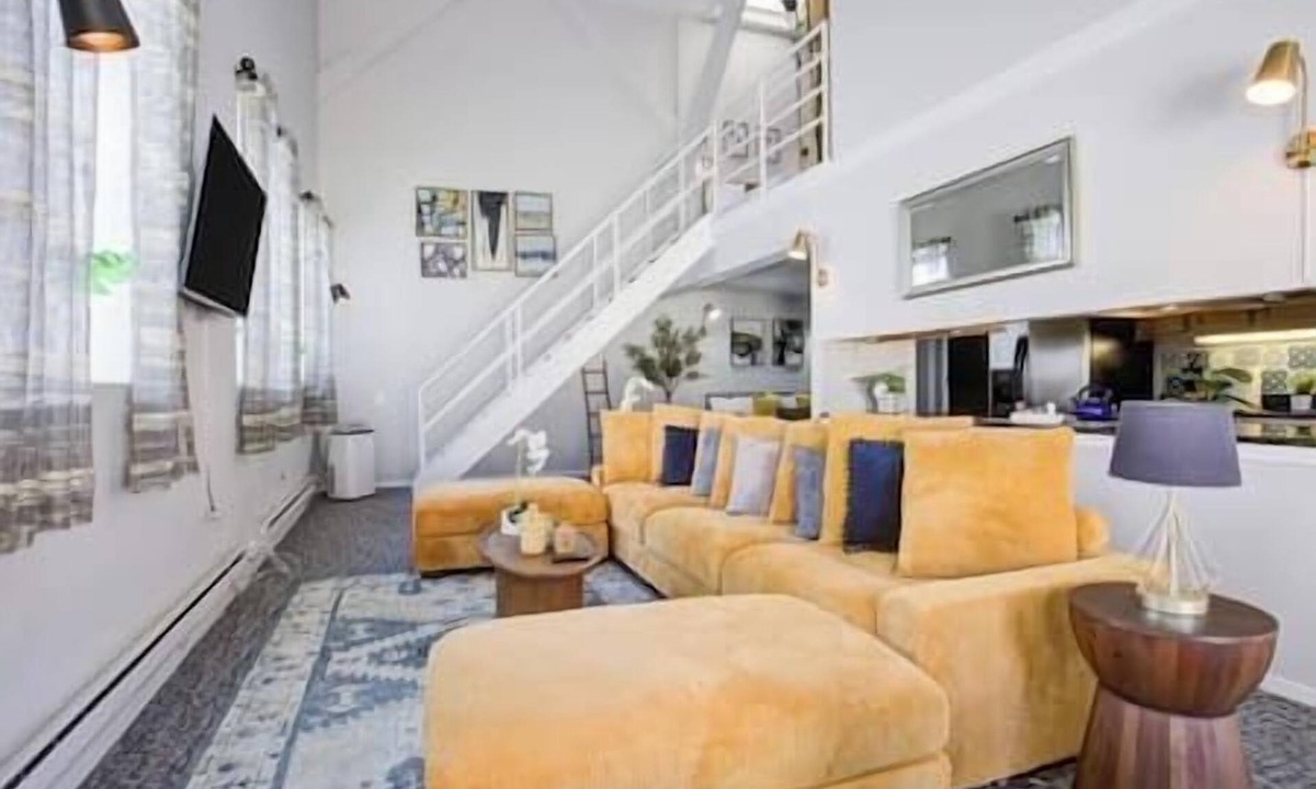 Printers Row Condo | Downtown Penthouse #5 | Vintage +gym & balcony