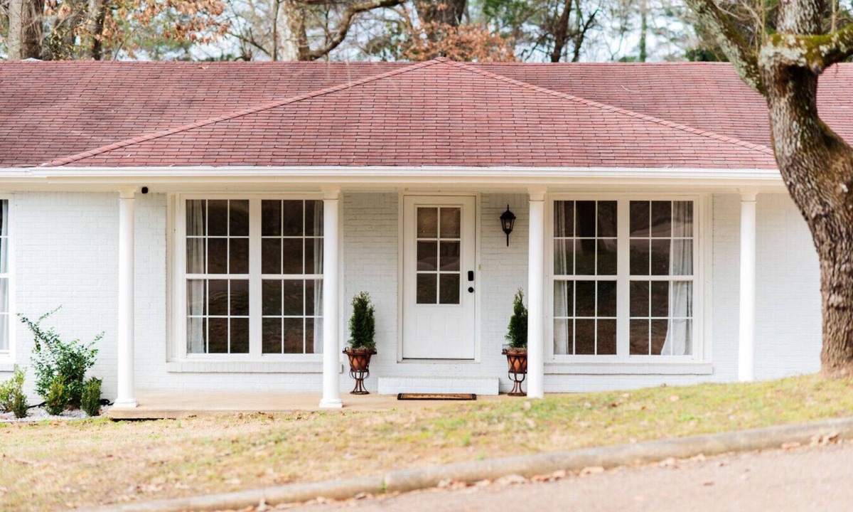 Oxford Apartment | Eagle Springs Short Term Stay