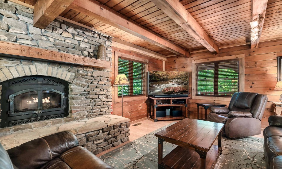 Cosby House | Eagles Perch Pool Cabin