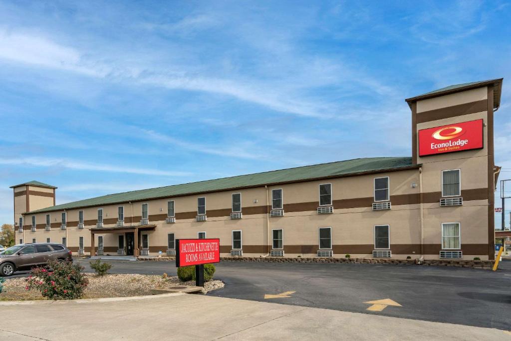 Econo Lodge Inn Suites Granite City | Mitchell