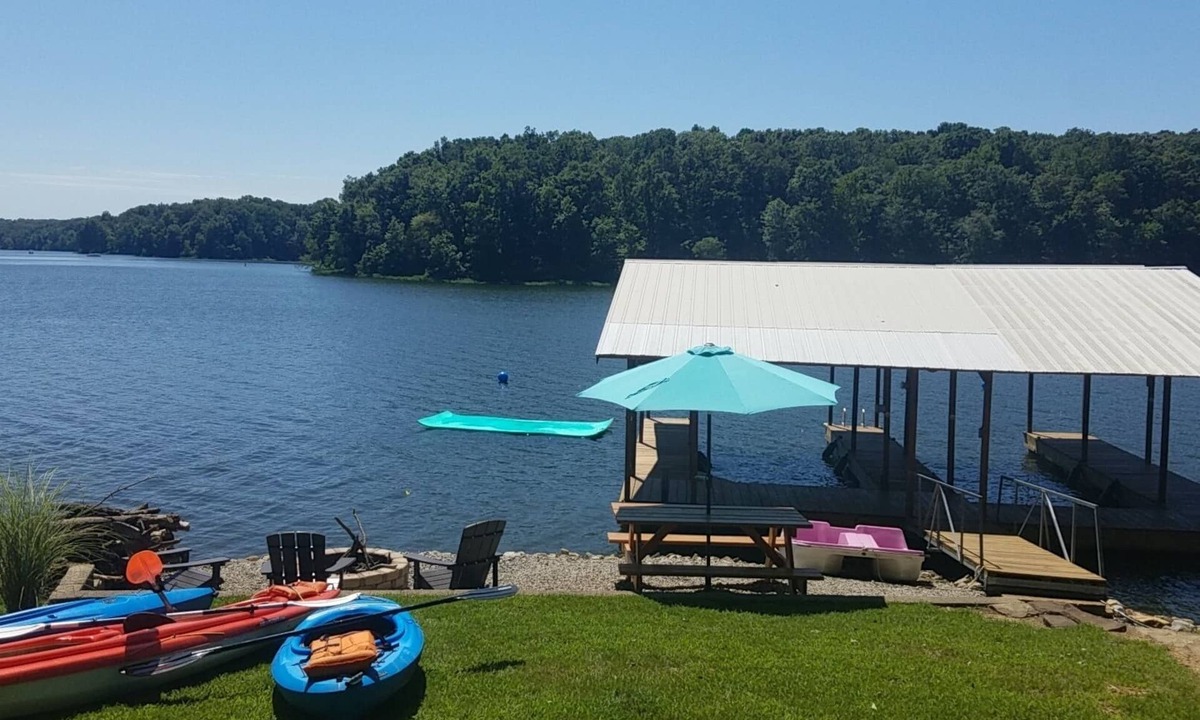 Ozark Cottage | Egypt Lake Escape is located near all the fun on beautiful Lake of Egypt
