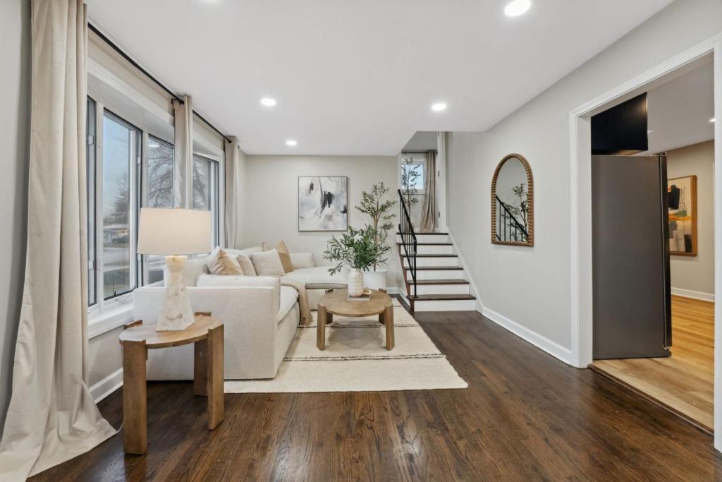 Addison House | Elevated Stay 3BR in Addison