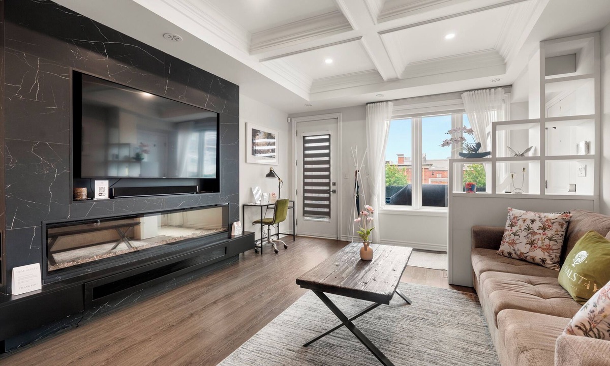 Long Branch Apartment | Etobicoke Suites
