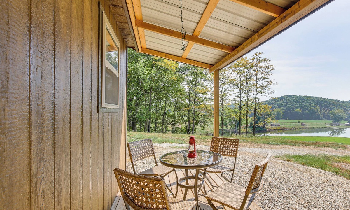 Michael Cabin | Exotic Animal Farm Stay in Illinois: Tour, Explore