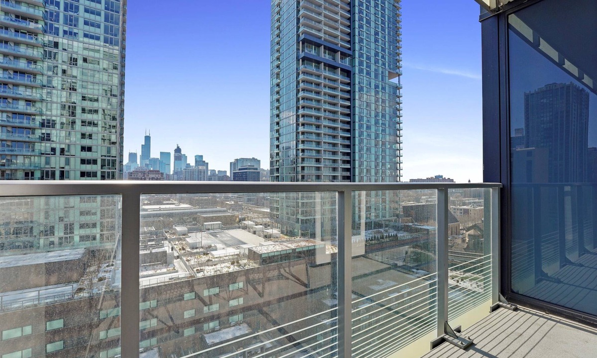 Near North Side Apartment | Experience Chic Chicago Living in Old Town – Spacious Suites & Luxe Amenities