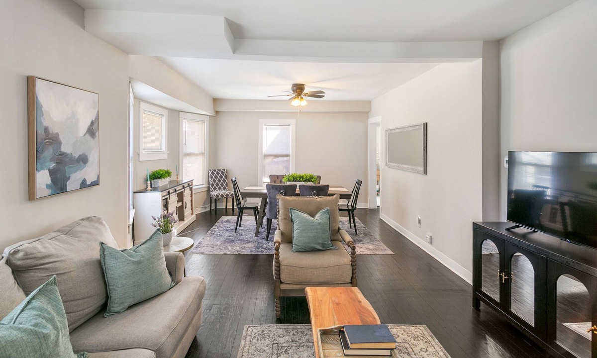 Libertyville House | Experience Modern Living & Short Walk to Downtown