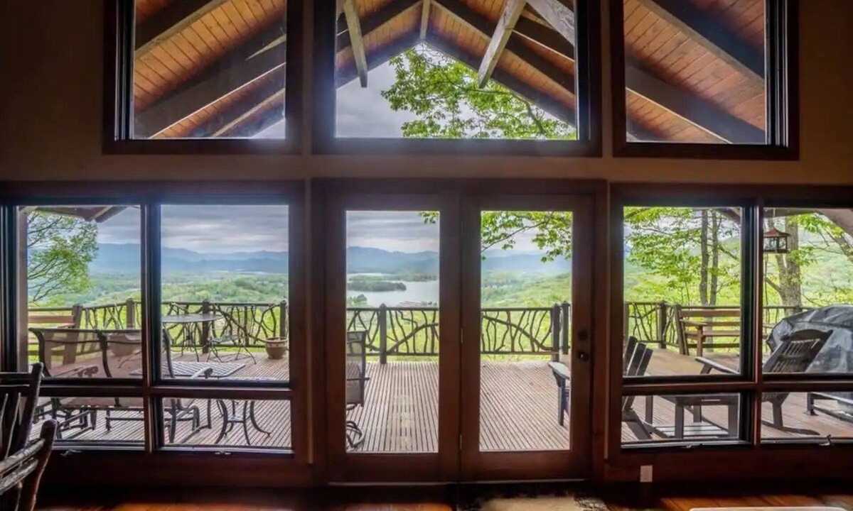 Young Harris House | Extraordinary Sunrise and Sunsets Views - Mountain Getaway