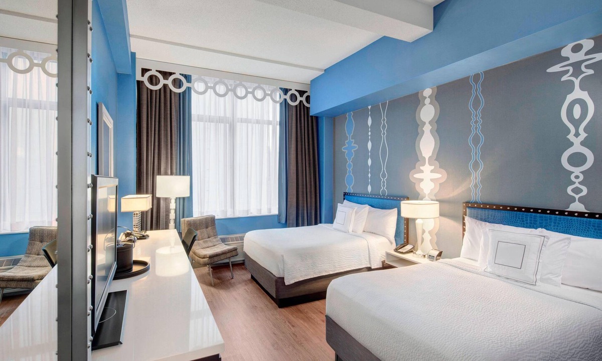Streeterville Hotel | Fairfield Inn & Suites Chicago Downtown/Magnificent Mile