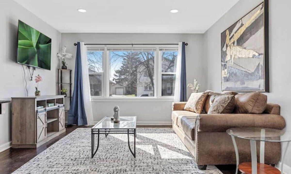 Waukegan House | Family frndly TwnHm by navy basenn