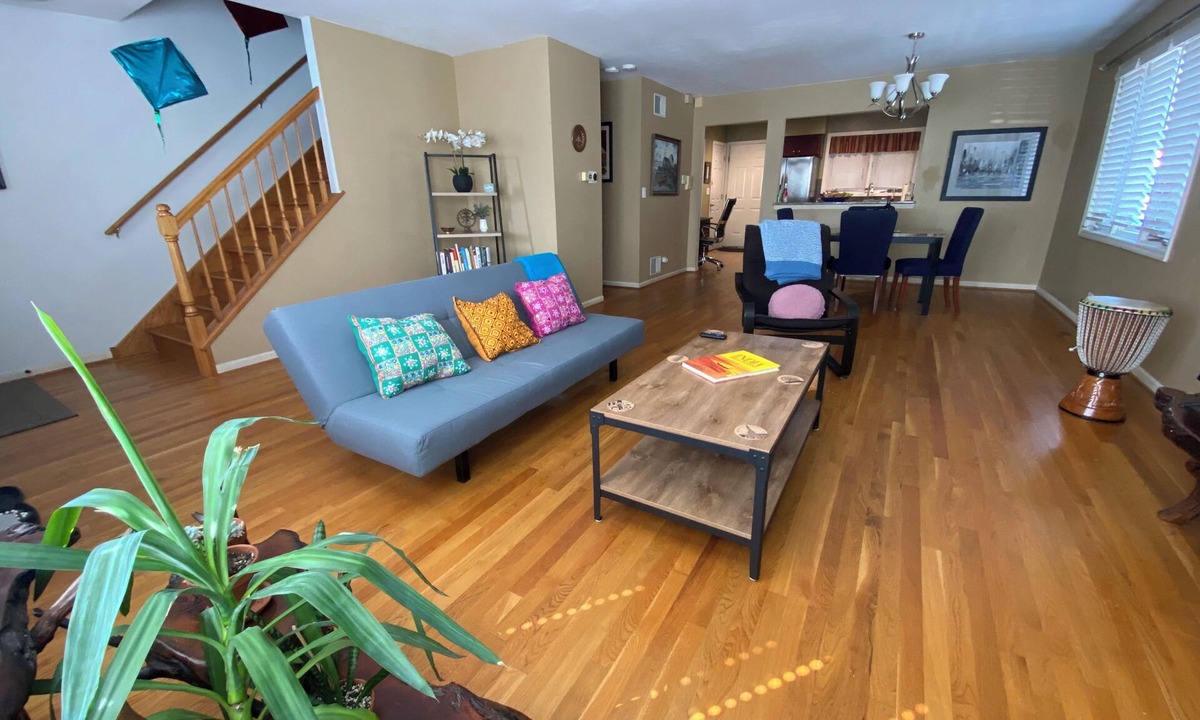 Irving Park House | Family, Groups - Convenient to Wrigley, Loop, Airport - Spacious 2200 Sq Ft