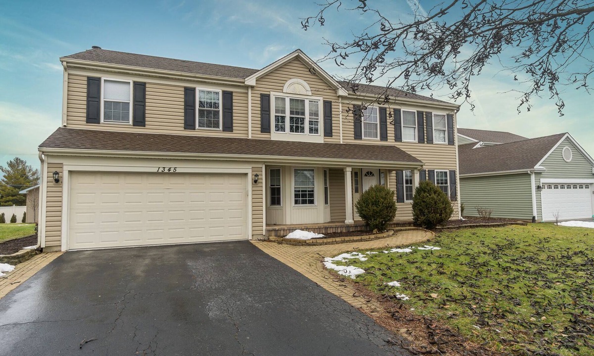 Carol Stream House | Family Heaven Retreat, 6 Bedroom, Sleep 16
