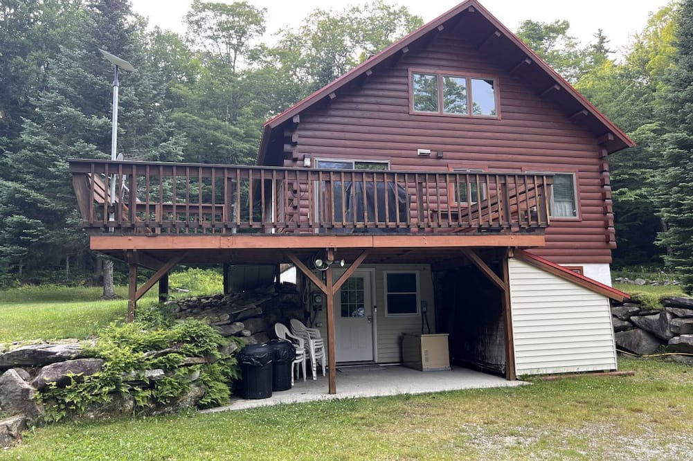 Stratton Cabin | Fantastic Lakefront Wooden Cabin Settled Between Trees in Stratton, Vermont