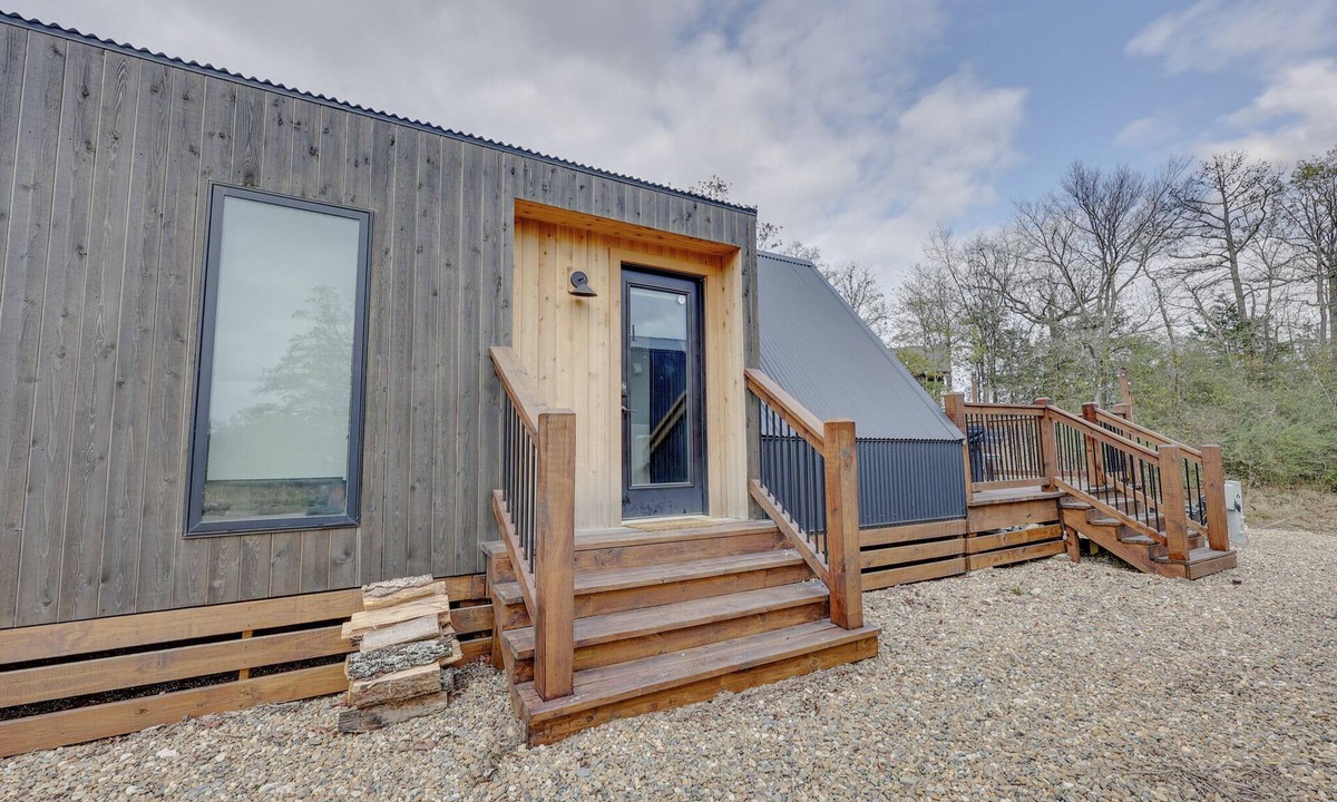 Hochatown Cabin | Farrel (Trout) Modern Tiny Cabin - The Alps of Hochatown