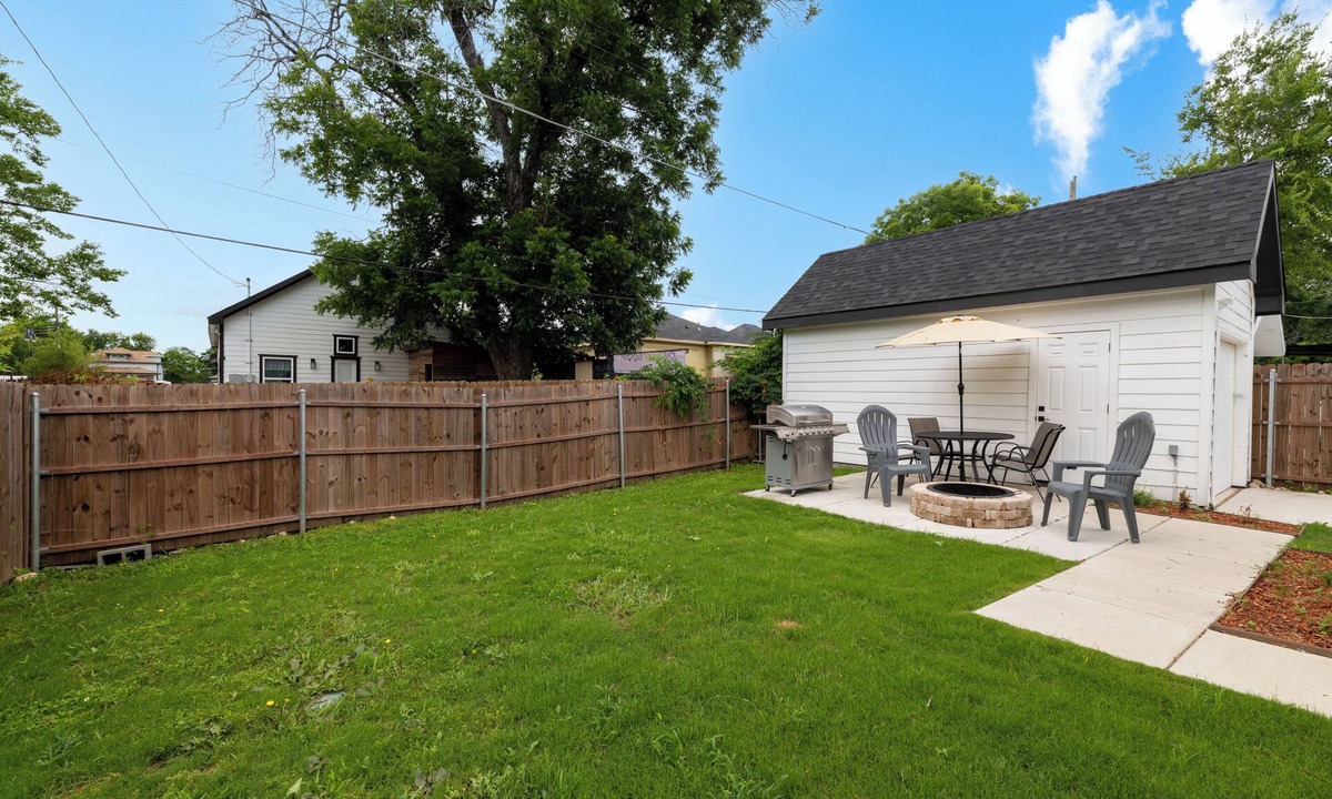 Fort Worth House | Fenced Yard, Fire Pit, Gated Parking + Workspace