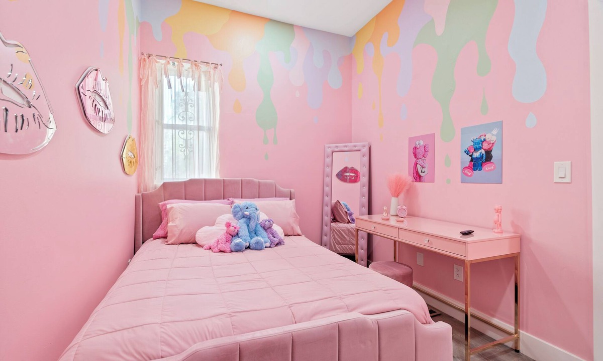 North Philadelphia West House | Major international sporting event Philly Stay - Pink Mini Unit With Pool