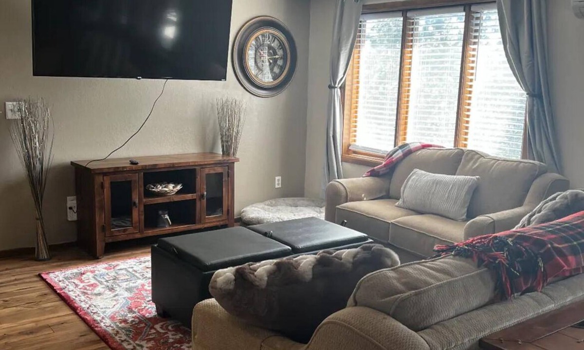 Spokane House | Five Mile -3 bed 1 bath unit
