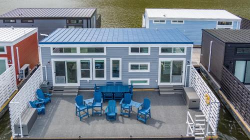 Nancy House | Floatopia - A Unique Floating Retreat