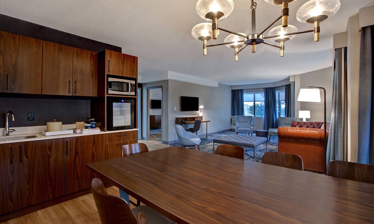 Thorold Hotel | Four Points by Sheraton St. Catharines Niagara Suites