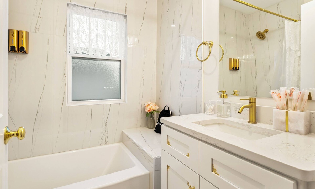 Glen Ellyn Other | French Country Cottage in lovely Glen Ellyn!