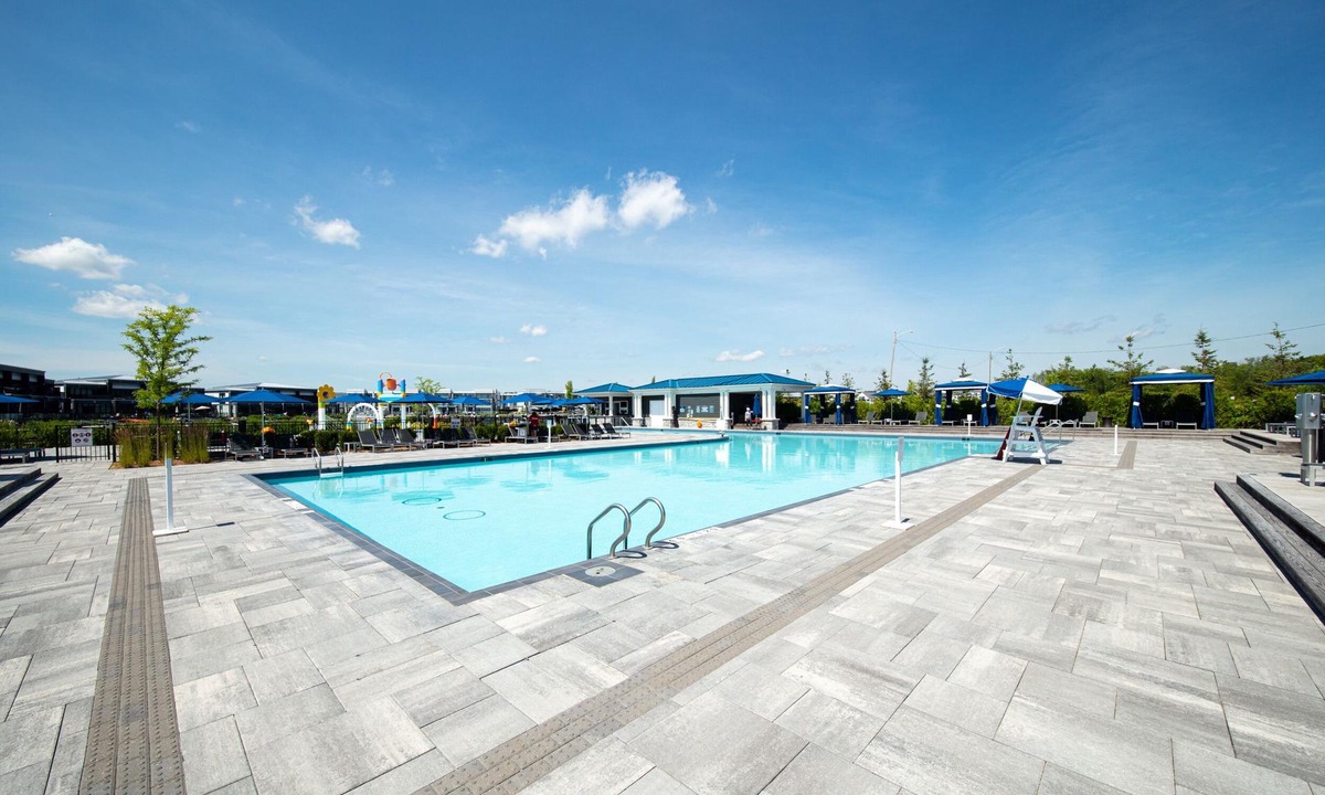 Innisfil Condo | Friday Harbour Retreat with Courtyard Pool