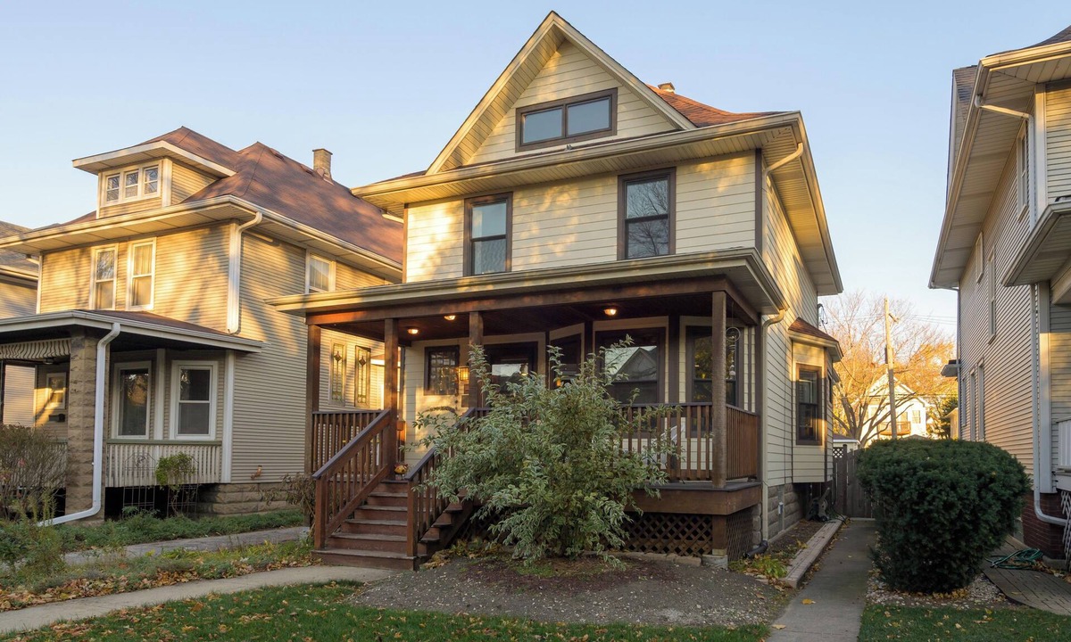 Old Irving Park House | Furnished 2-Bed, 1.5-Bath Home – Old Irving Park – Perfect for Longer Stays!