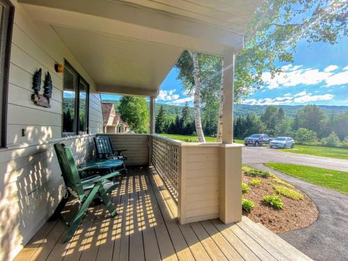 Carroll Villa | G5 WOW Stunning single level home next to golf course and Mt Washington Hotel AC skiing