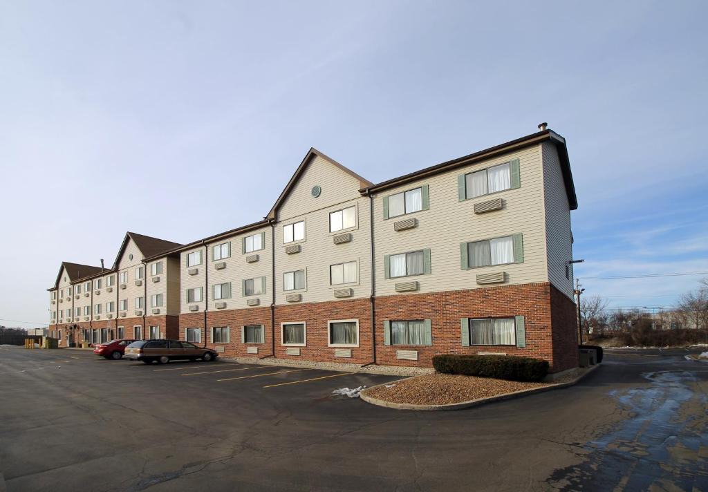 St. Charles Hotel | Geneva Motel