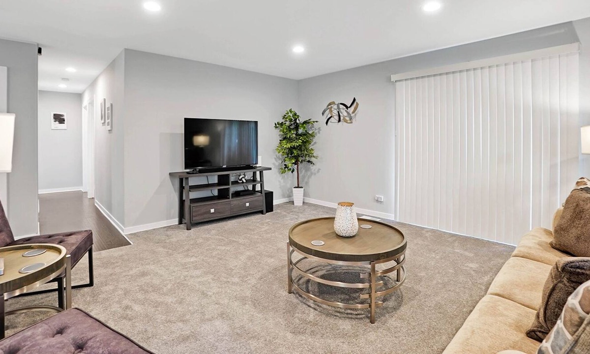 Glendale Heights House | Glendale Heights Rental- Windsor Ln