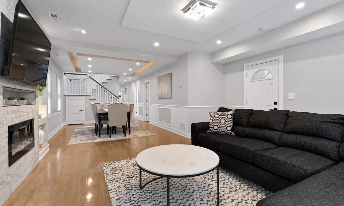 Cragin House | Gorgeous 7BD Home
