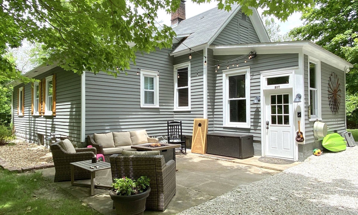 Grafton Cabin | Grafton Getaway-Cabin on 2 wooded acres just 1/2 mile from Main Street